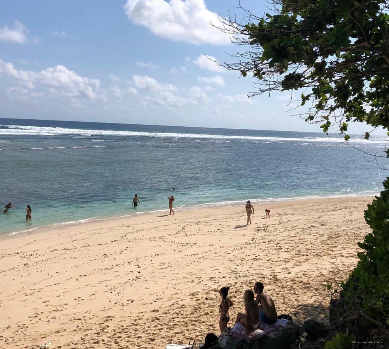 Tanah tebing pantai green bowl jimbaran