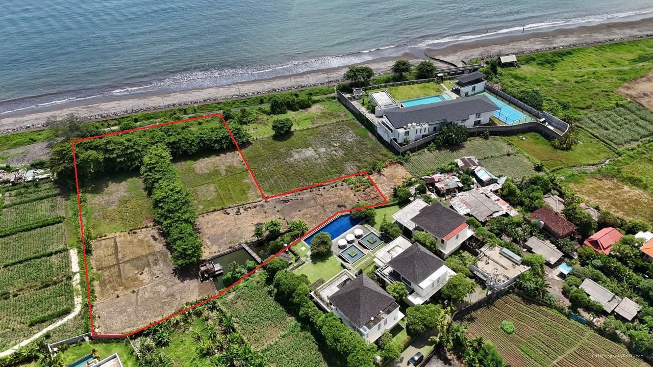 Tanah lost pantai padang galak sanur