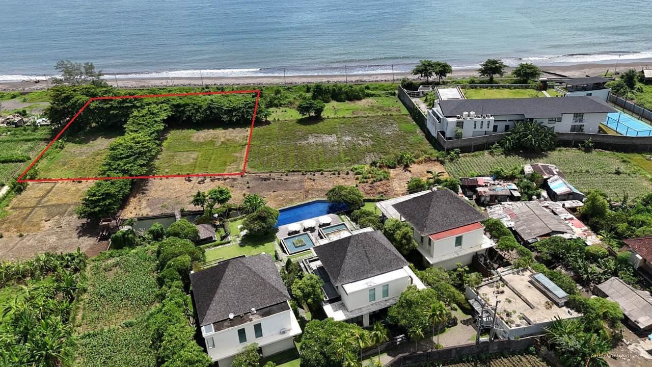 Tanah lost pantai padang galak sanur