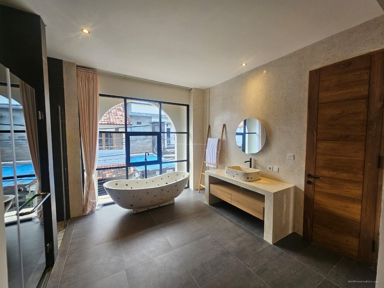 Brand New Villa Modern Mediteranian Semer Kerobokan Badung