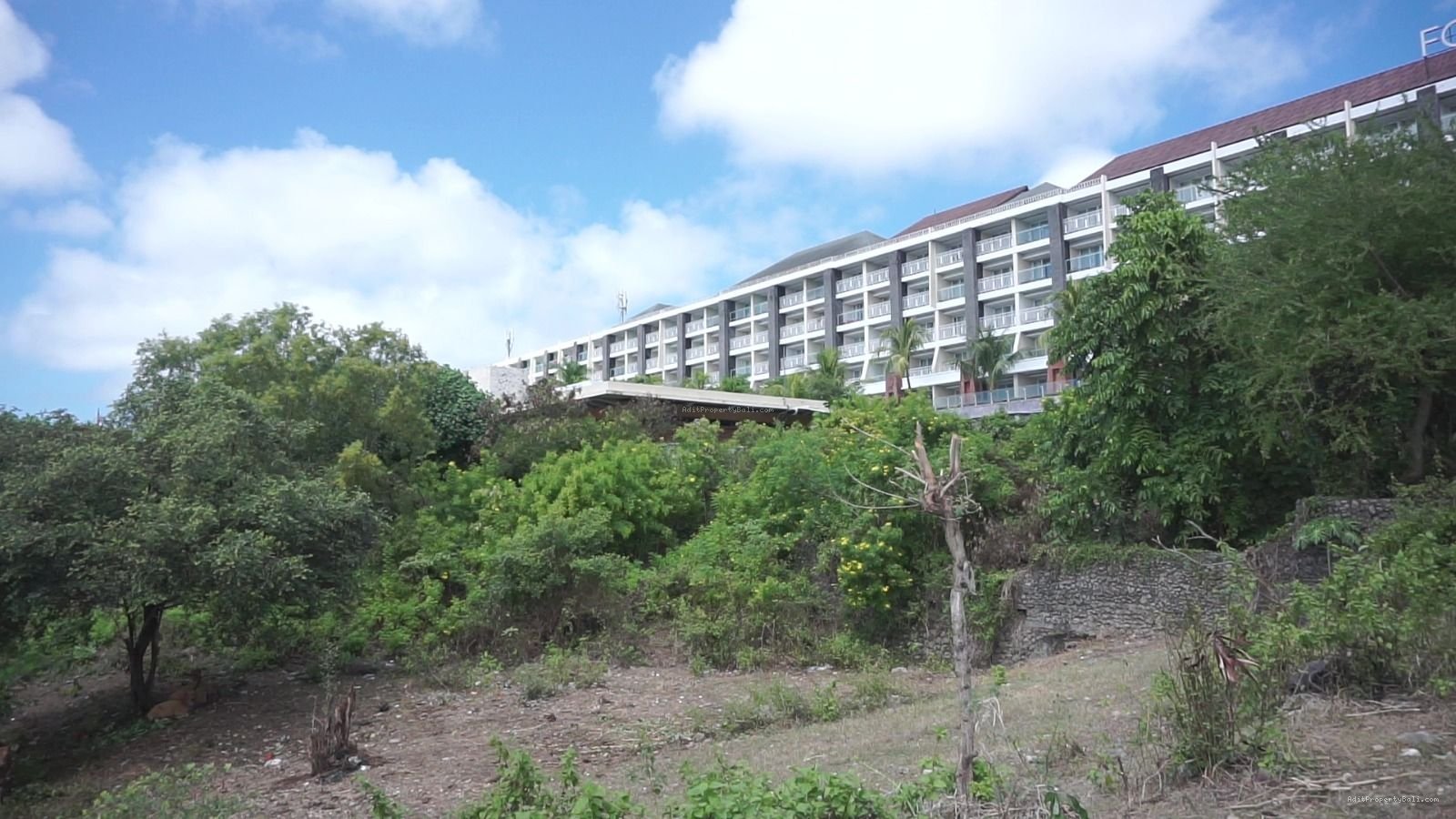 Tanah Raya Uluwatu Jimbaran Badung