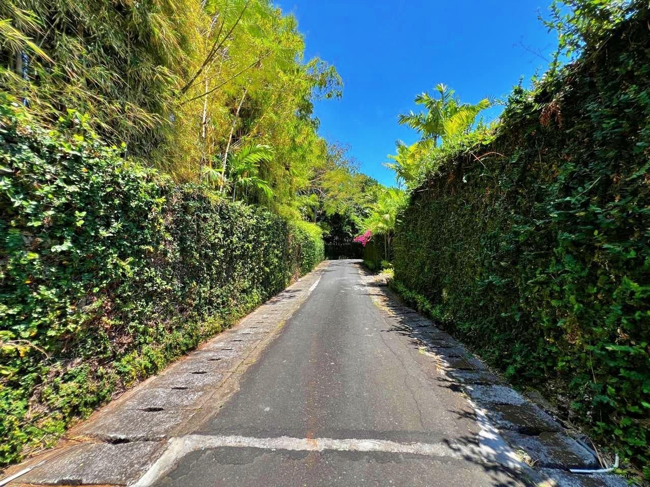 Tanah gedong sari taman mumbul nusa dua