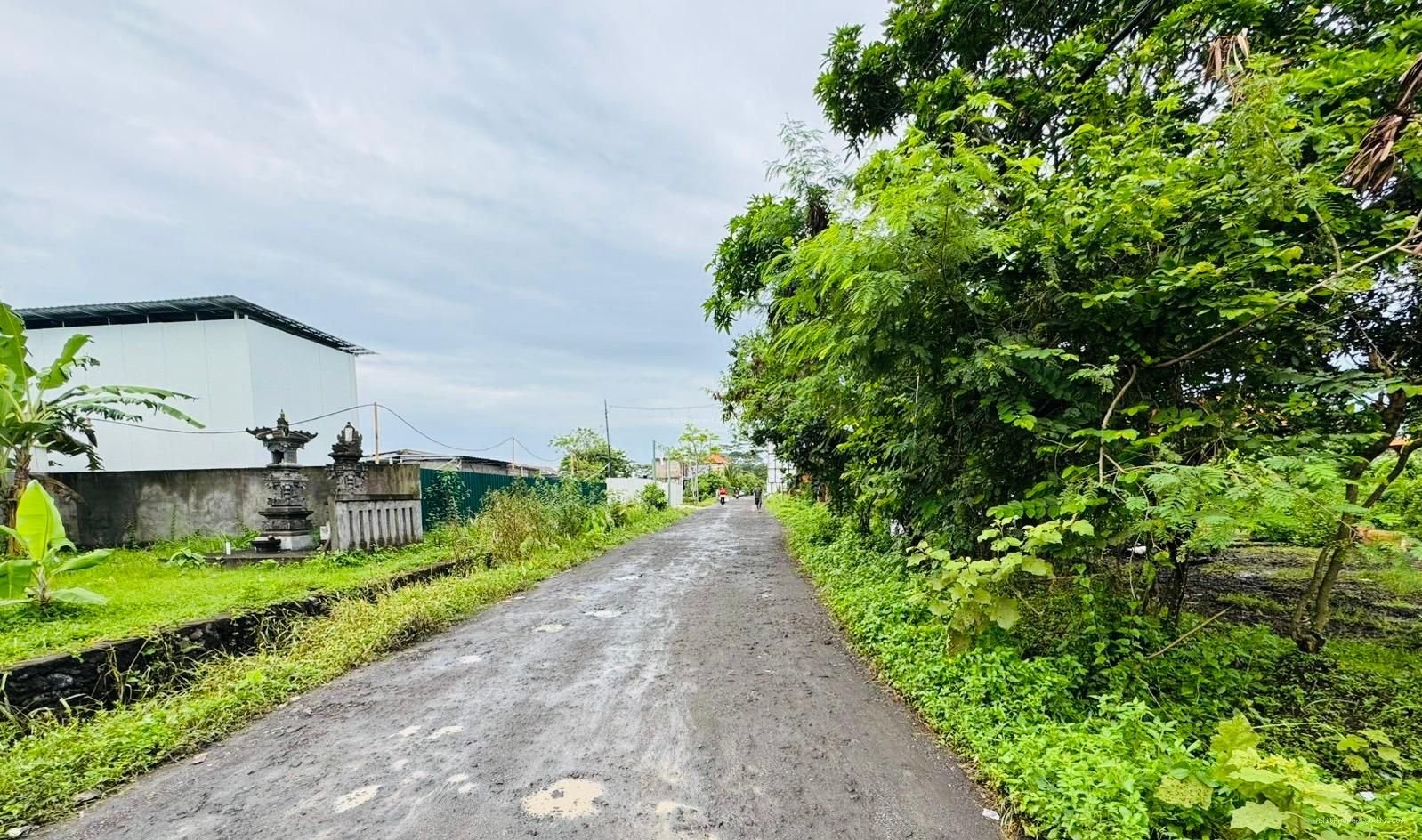 Tanah pantai nyanyi tabanan