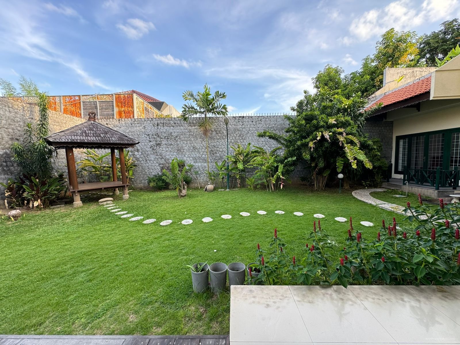 Rumah ciungwanara renon