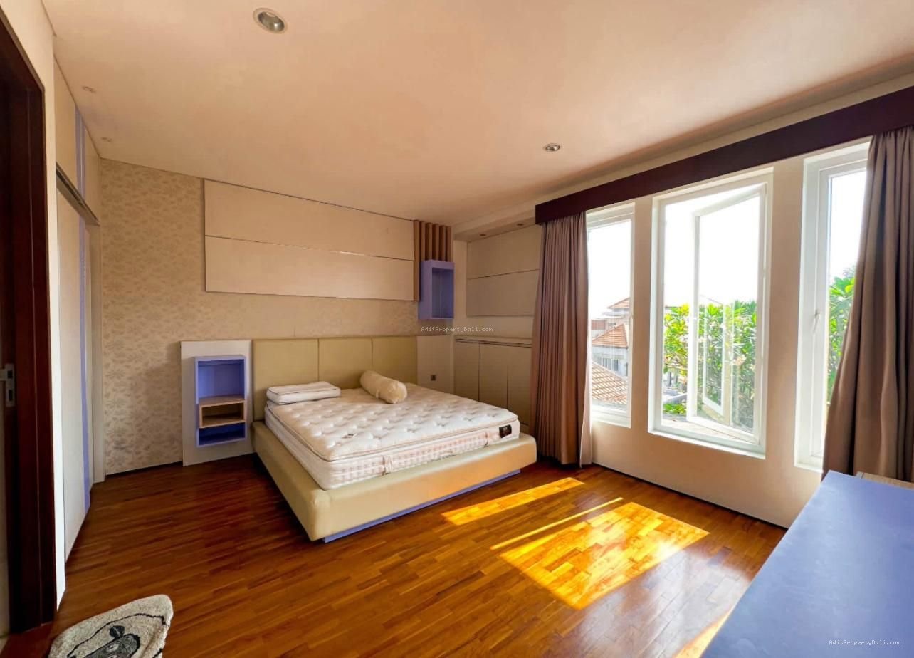 Rumah Kebo Iwa Denpasar Barat Bali