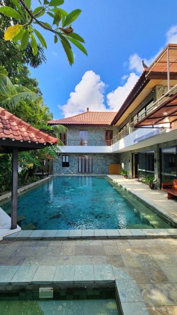 Villa Modern Balinese Style Jimbaran Badung