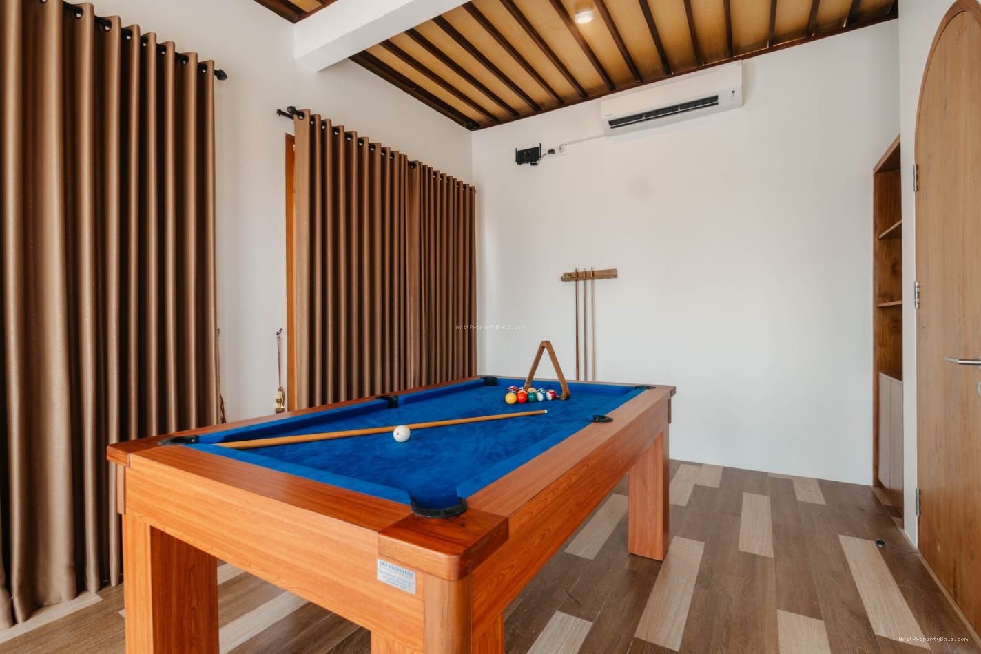 Brand New Villa Gunung Salak Kerobokan Badung