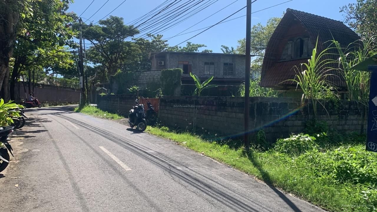 Tanah Dewi saraswati kuta