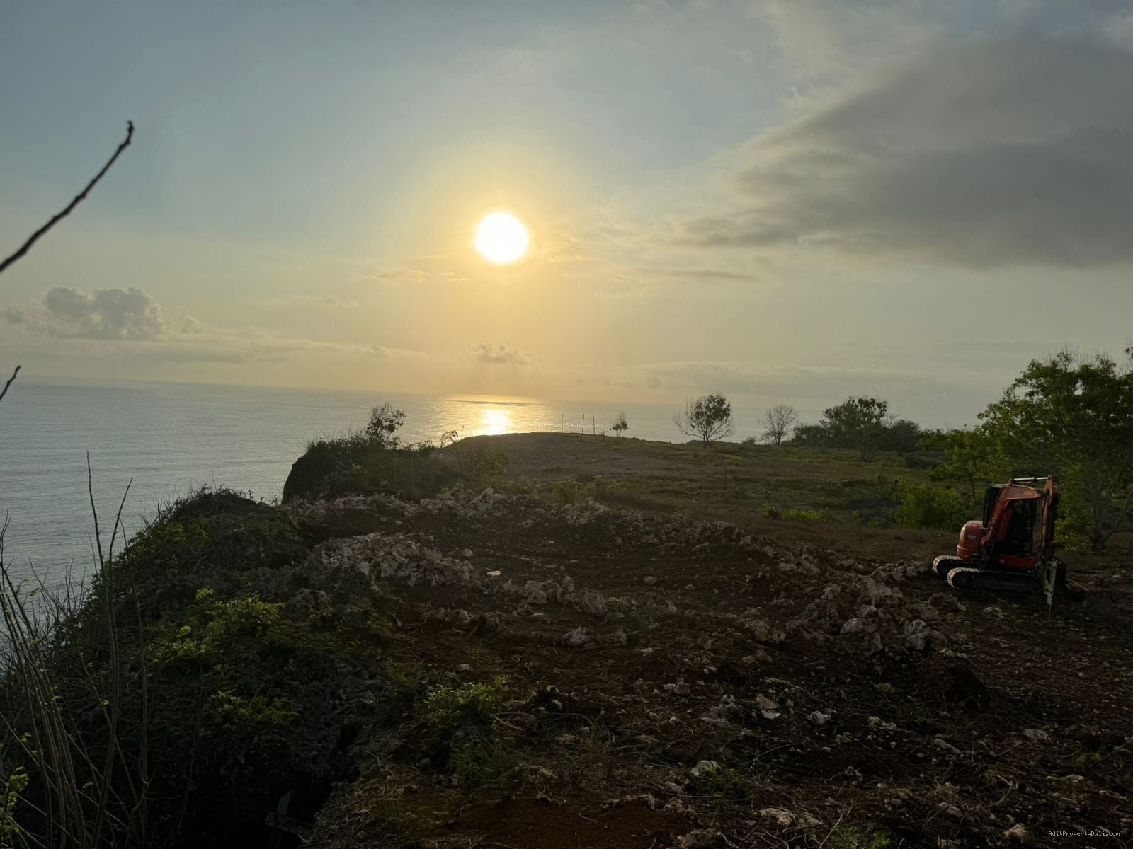 Tanah tebing uluwatu jimbaran