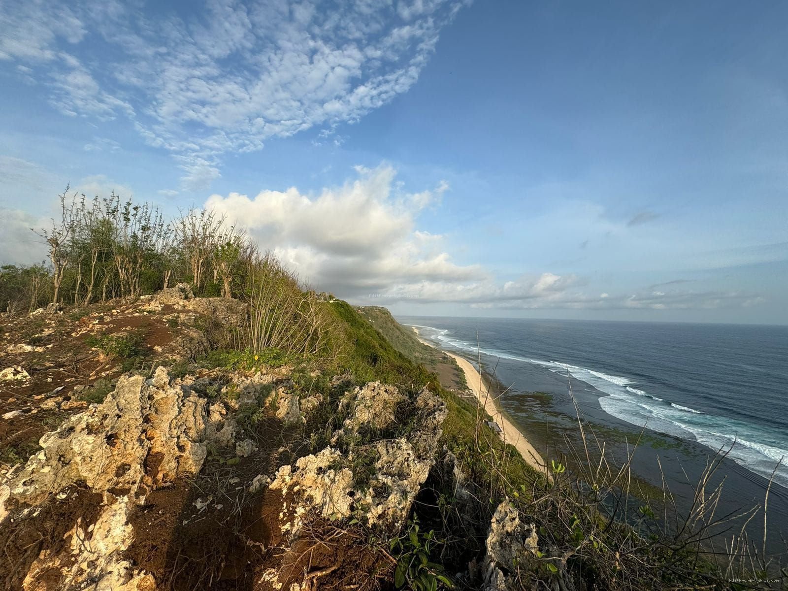 Tanah tebing uluwatu jimbaran