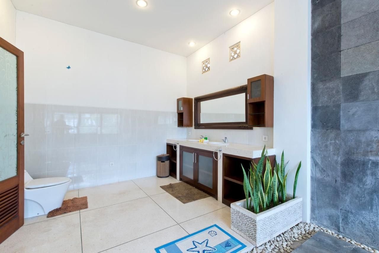 Villa berawa canggu bali