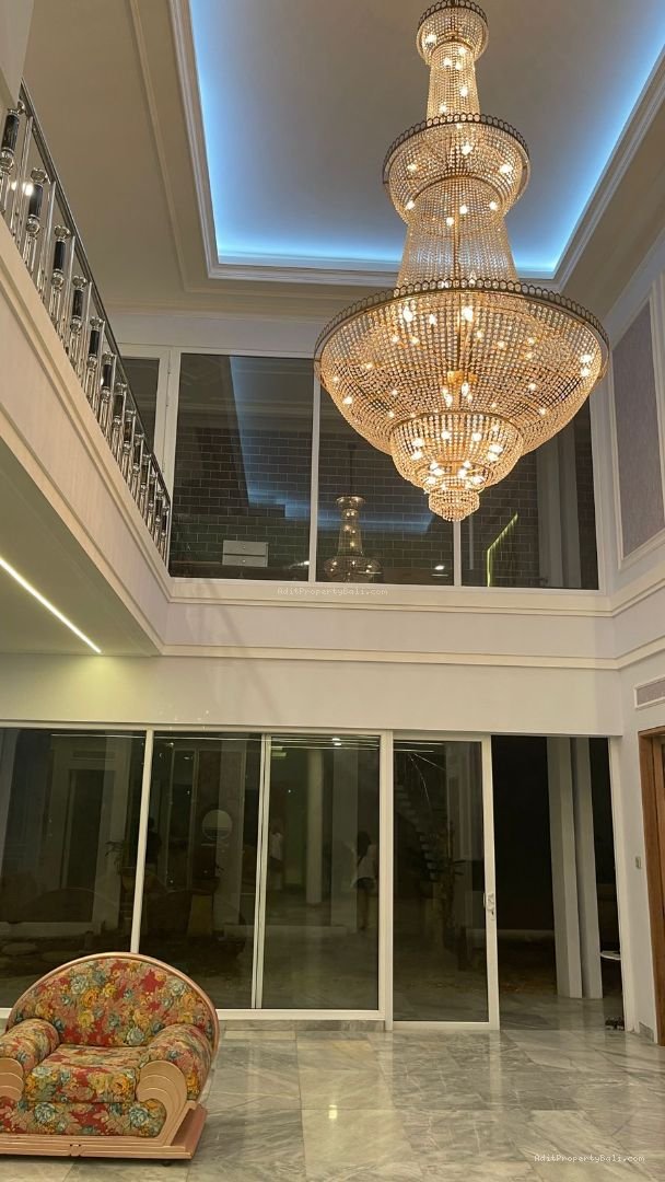 Rumah Mewah Gatot Subroto Tengah Denpasar