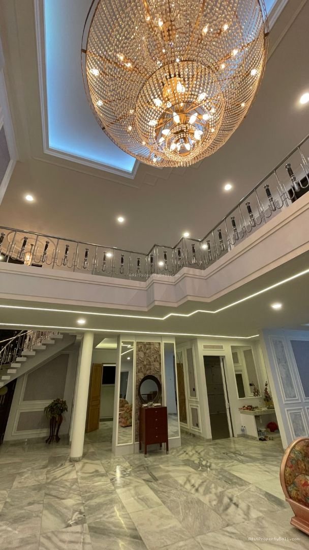 Rumah Mewah Gatot Subroto Tengah Denpasar