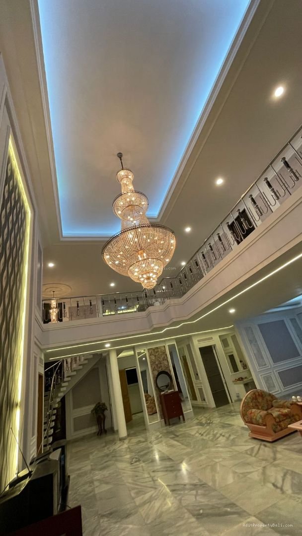 Rumah Mewah Gatot Subroto Tengah Denpasar