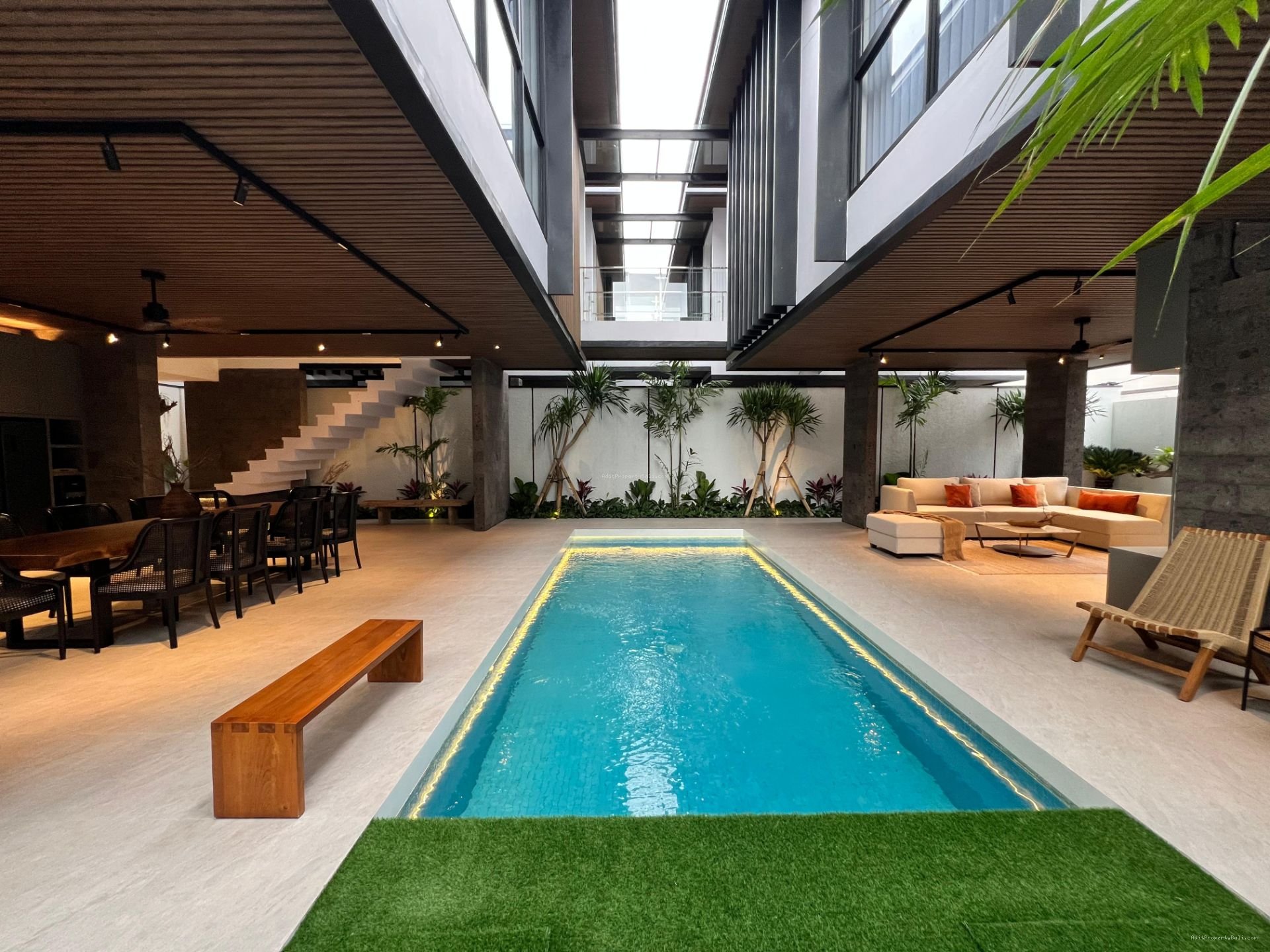 Brand New Villa Modern Tropical Berawa Canggu Badung