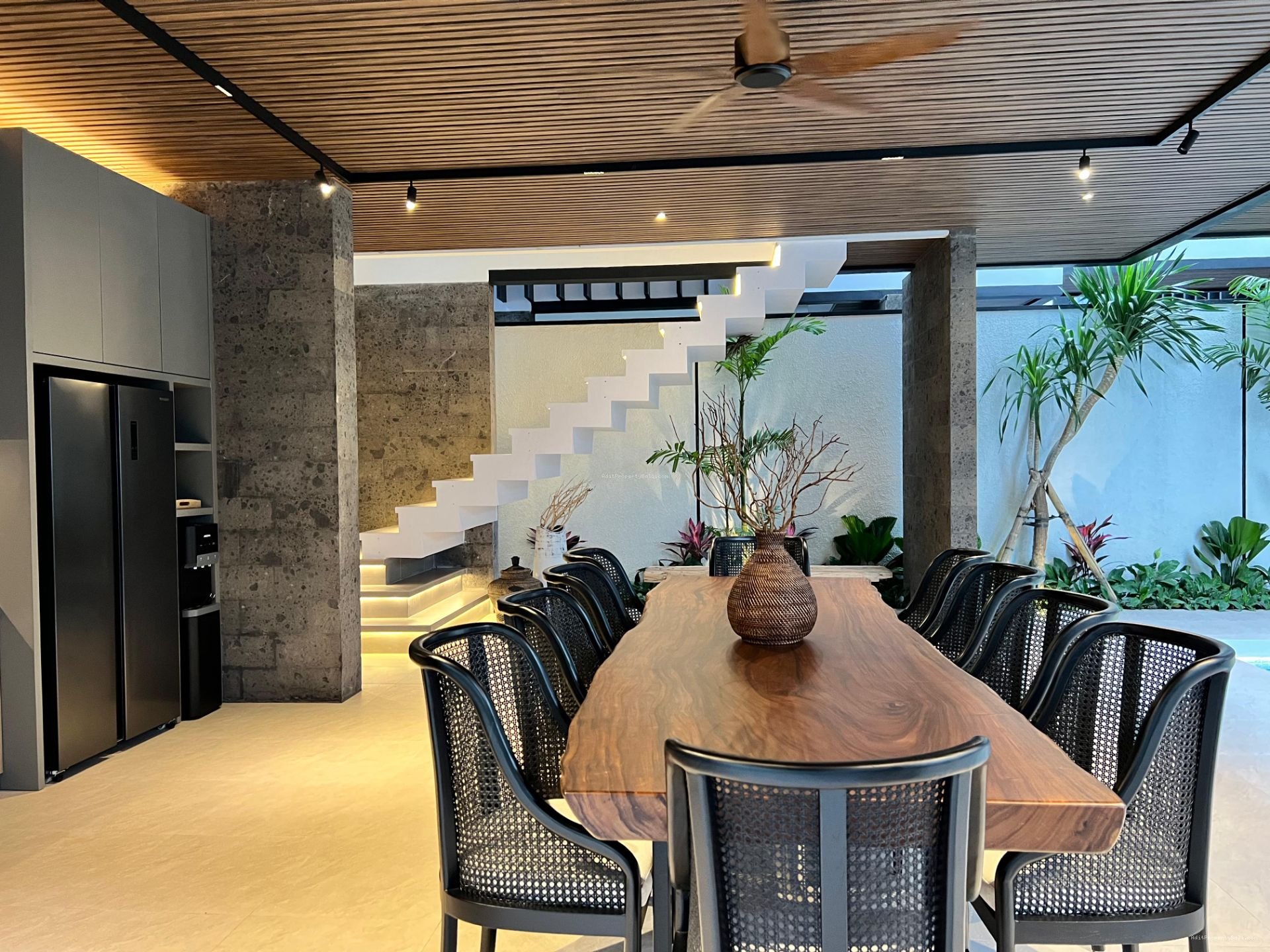 Brand New Villa Modern Tropical Berawa Canggu Badung