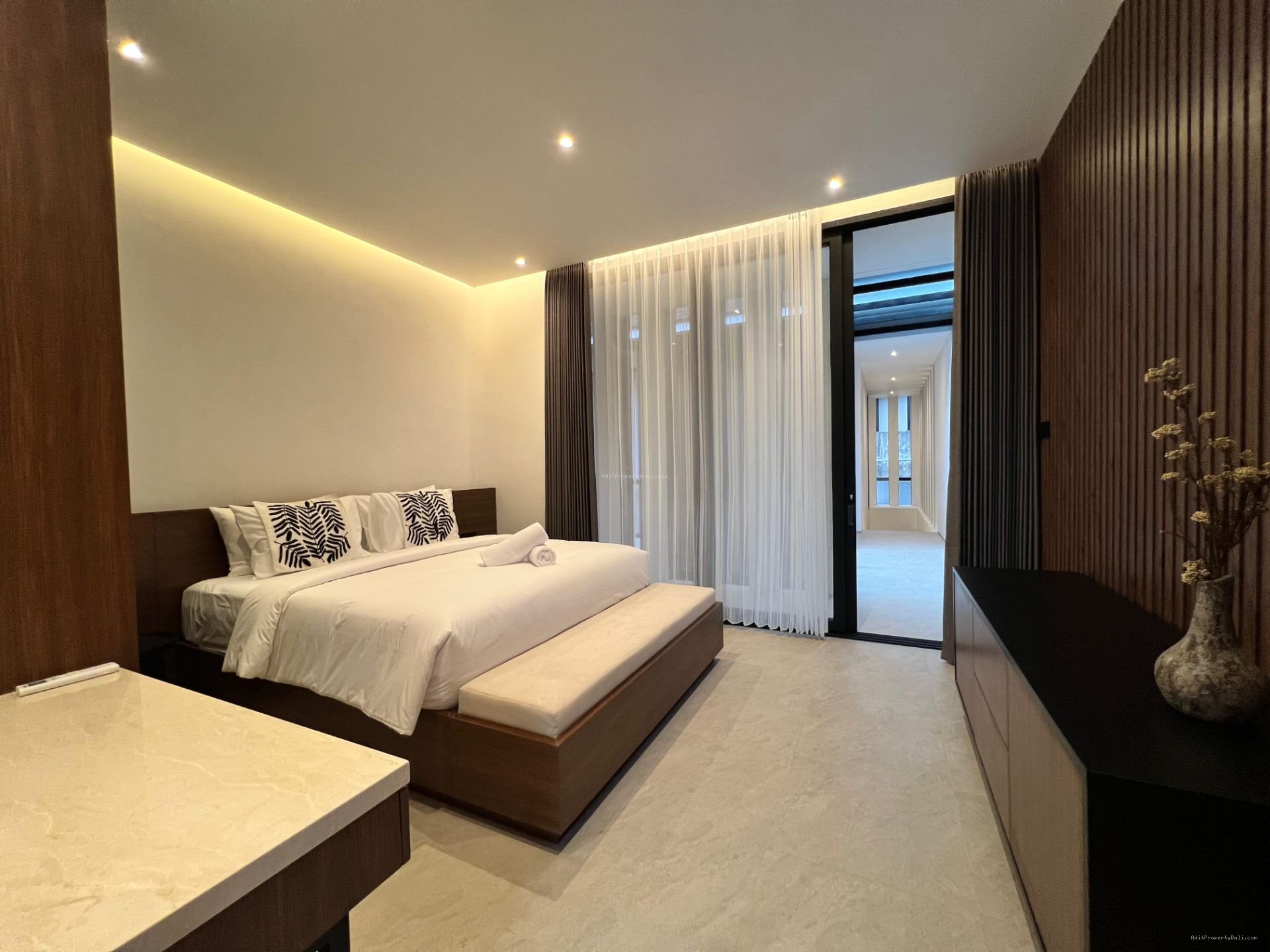 Brand New Villa Modern Tropical Berawa Canggu Badung