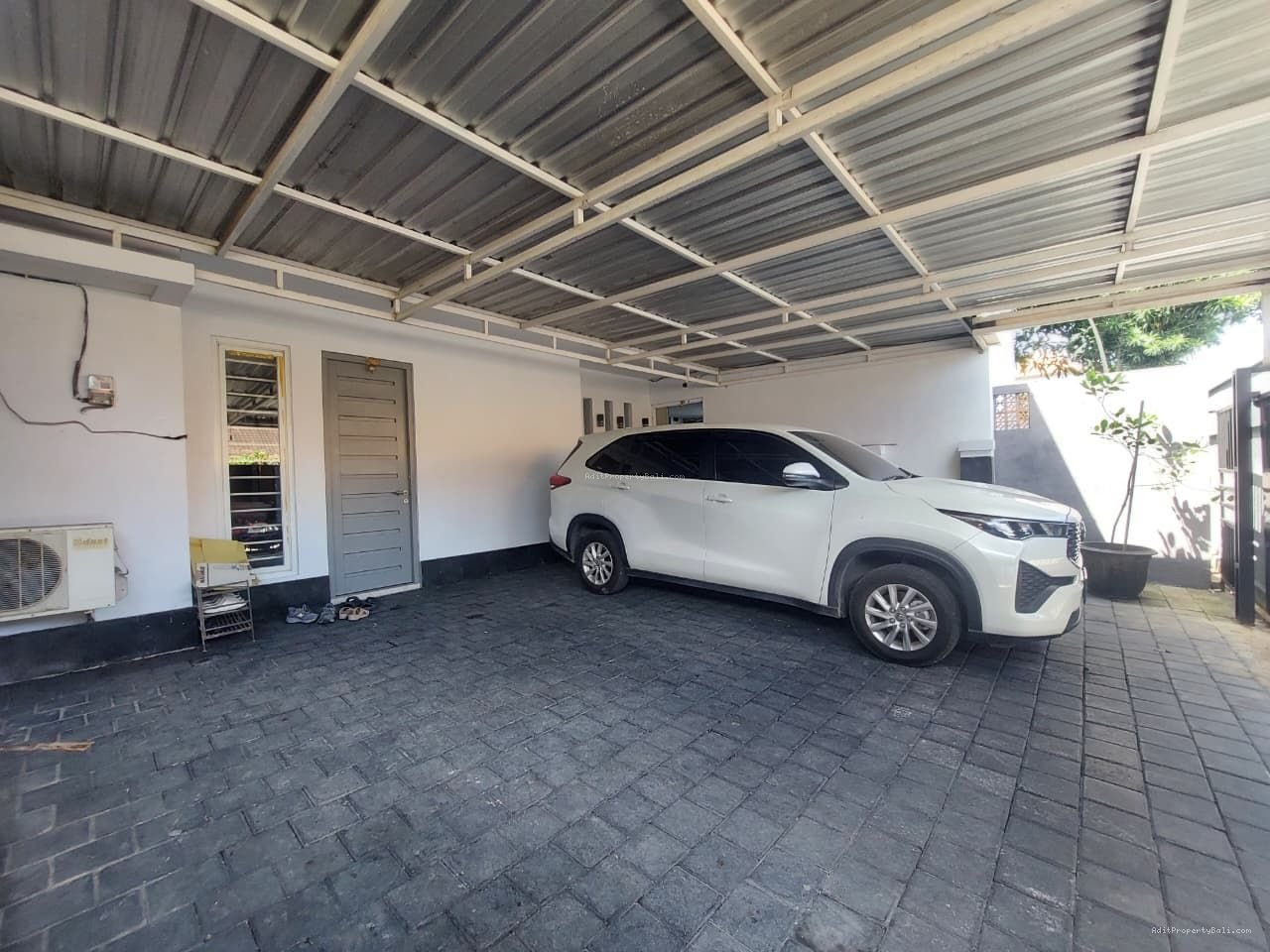 Villa Minimalis Gunung Salak Kerobokan Badung