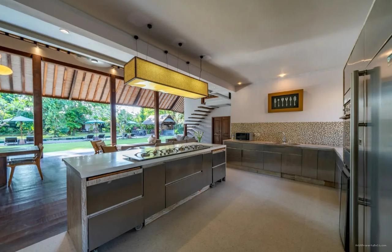 Villa raya canggu bali