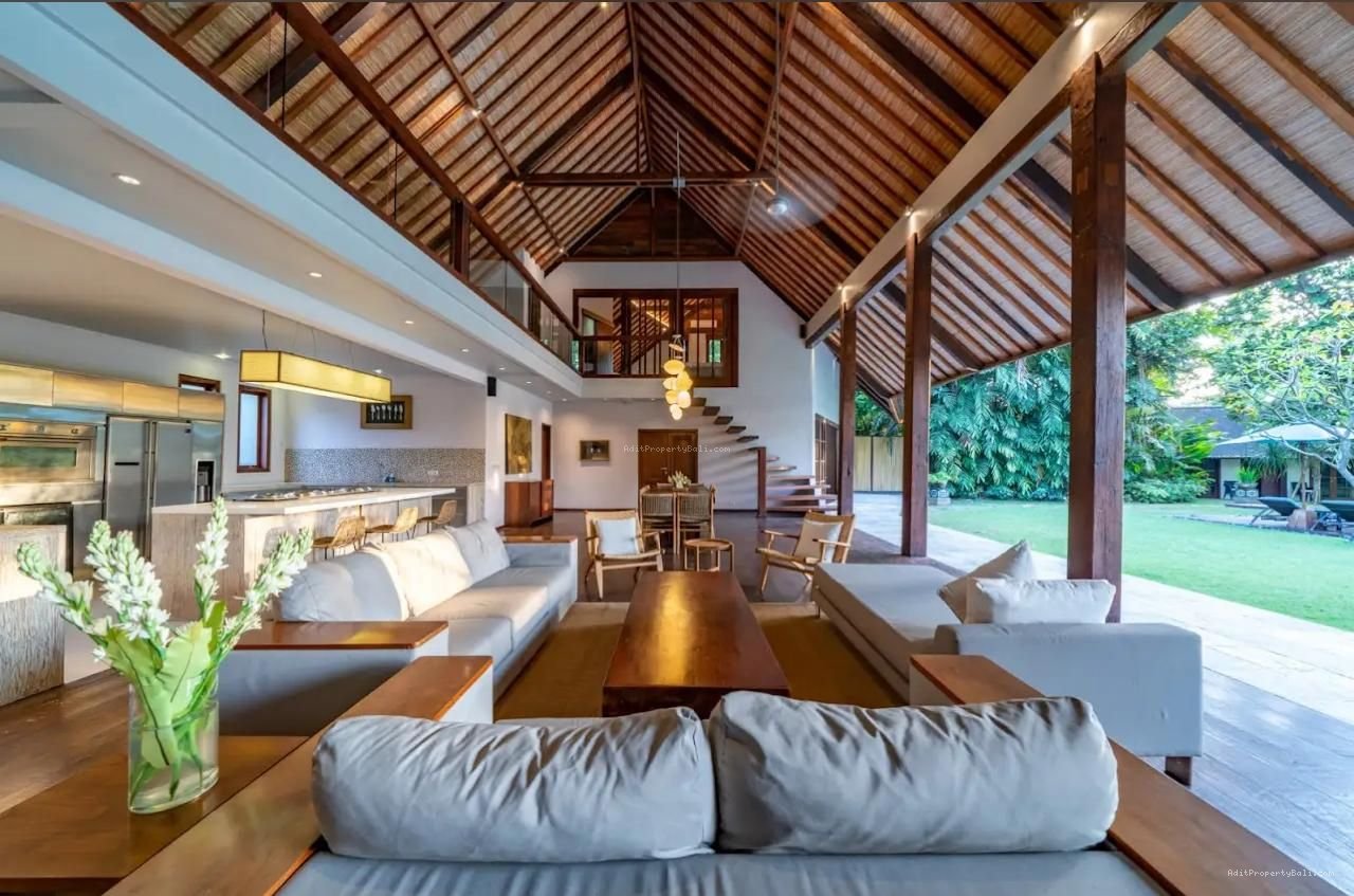 Villa raya canggu bali