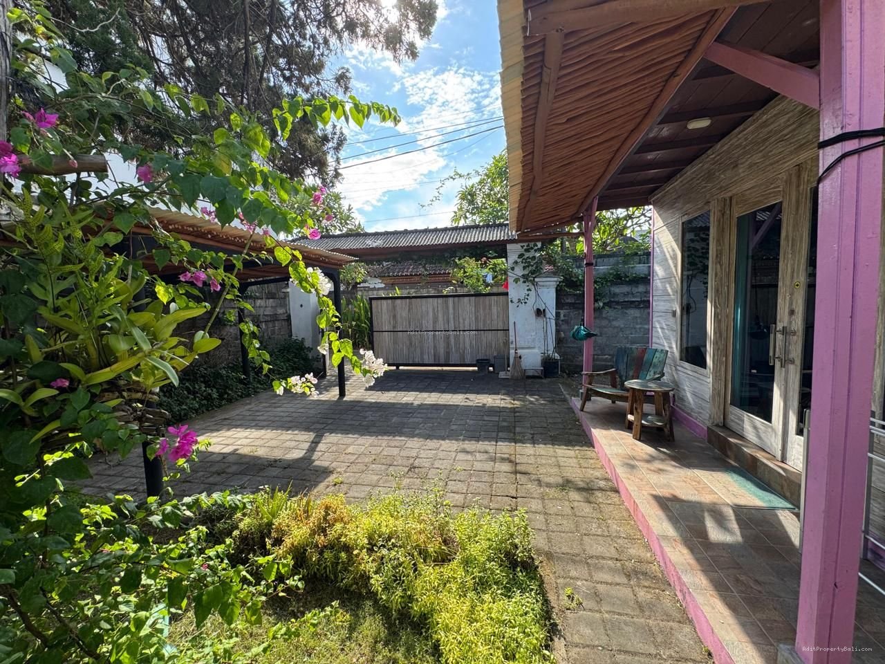 Tanah langka pantai mertasari sanur