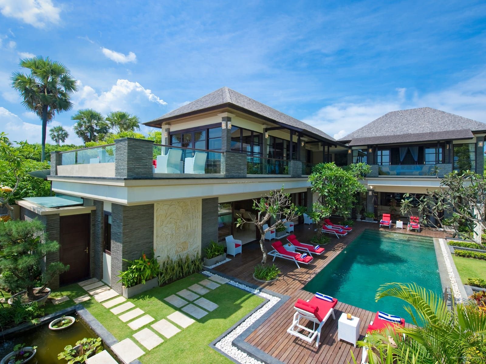 Villa beachfront Pantai batubelig seminyak