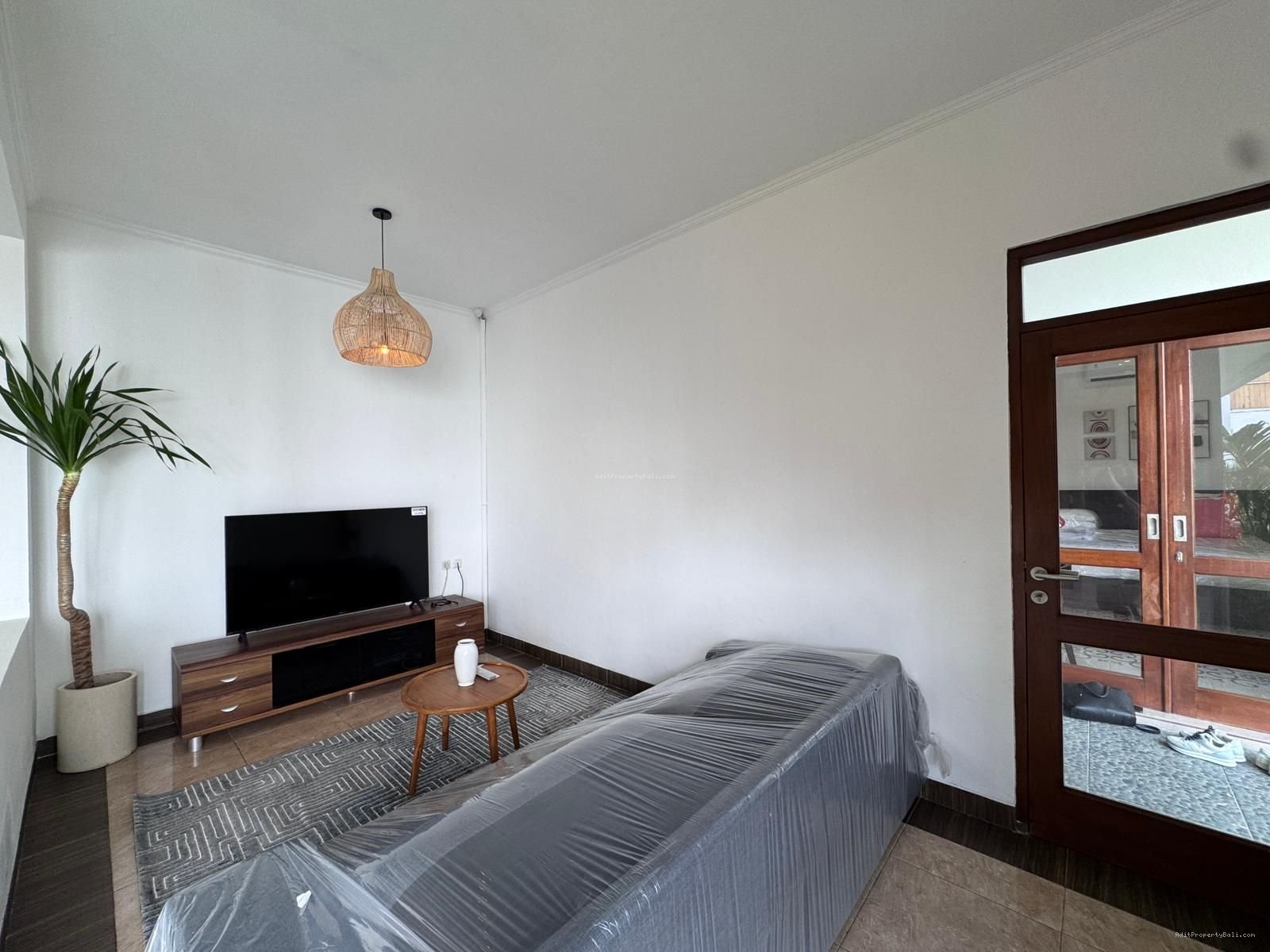 Villa modern tropical canggu bali