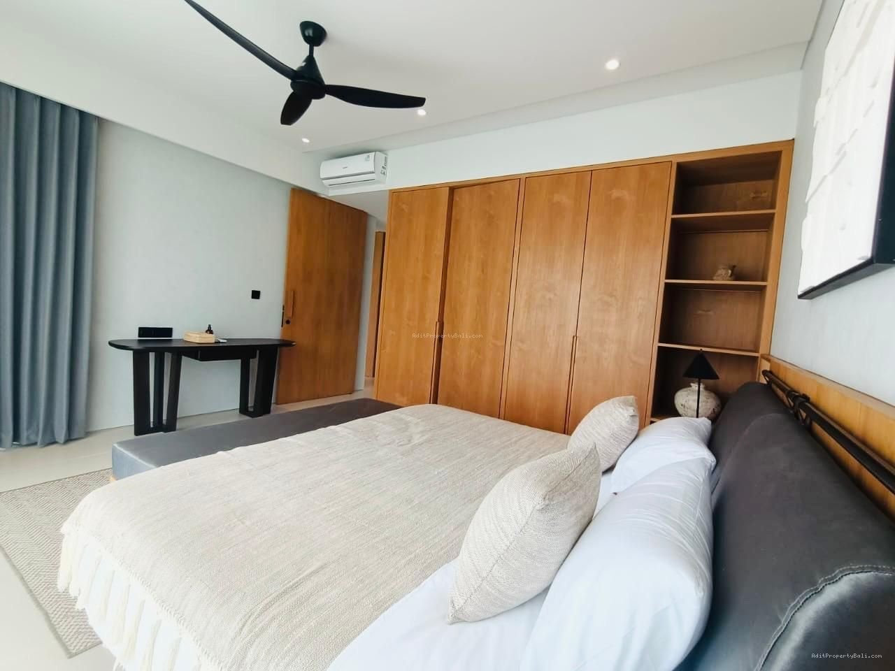 Villa modern tropical tumbak bayuh mengwi