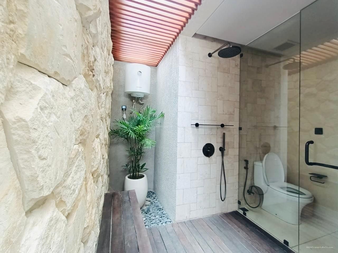 Villa modern tropical tumbak bayuh mengwi