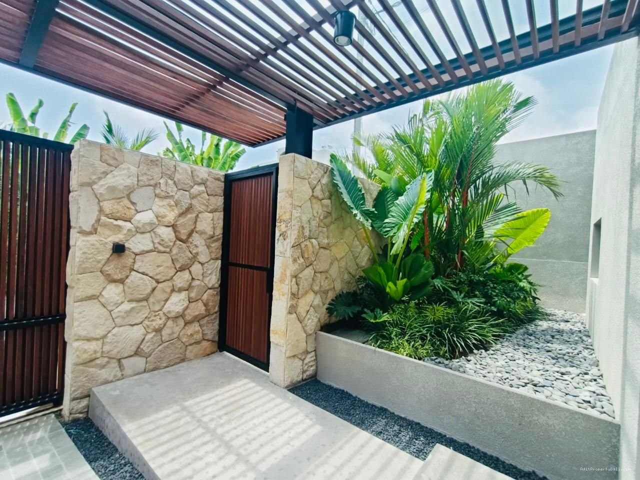 Villa modern tropical tumbak bayuh mengwi