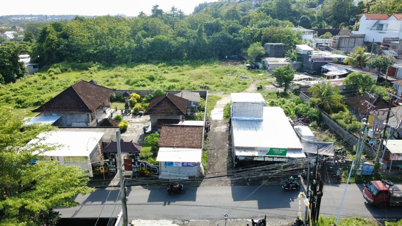 Tanah goa gong jimbaran