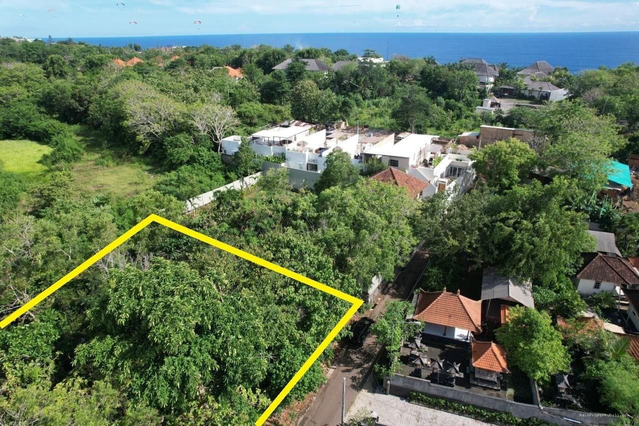 Tanah batu manik pecatu