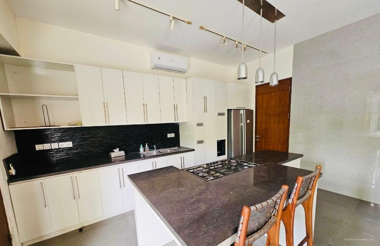 Villa semat berawa canggu