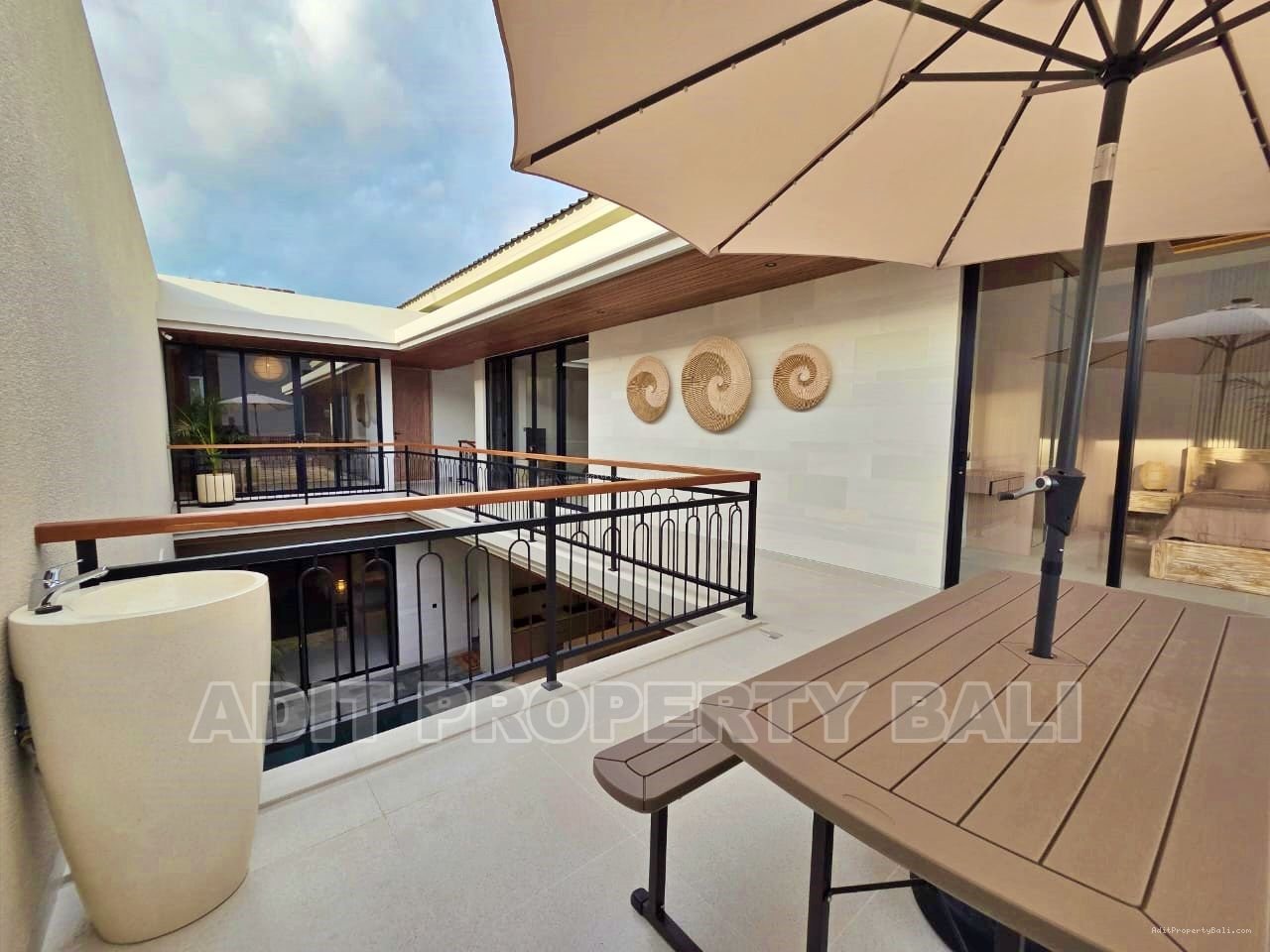 Brand New Villa Pantai Berawa Canggu Badung