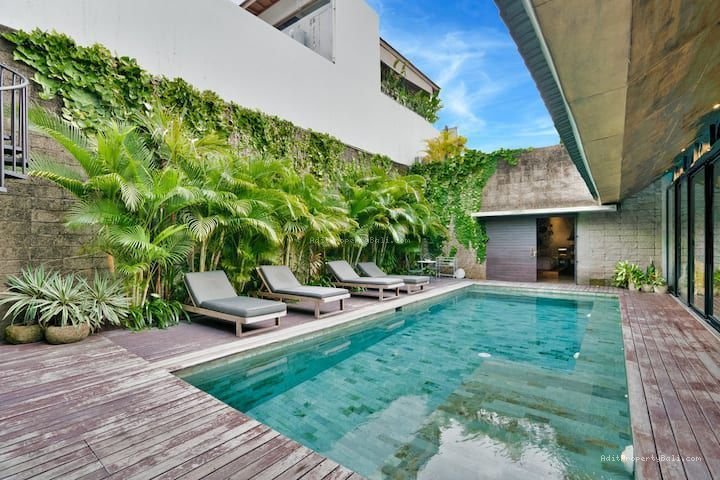 Villa modern pantai nelayan canggu