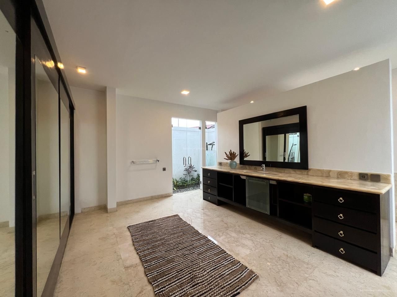 Villa luxury Batubelig seminyak bali