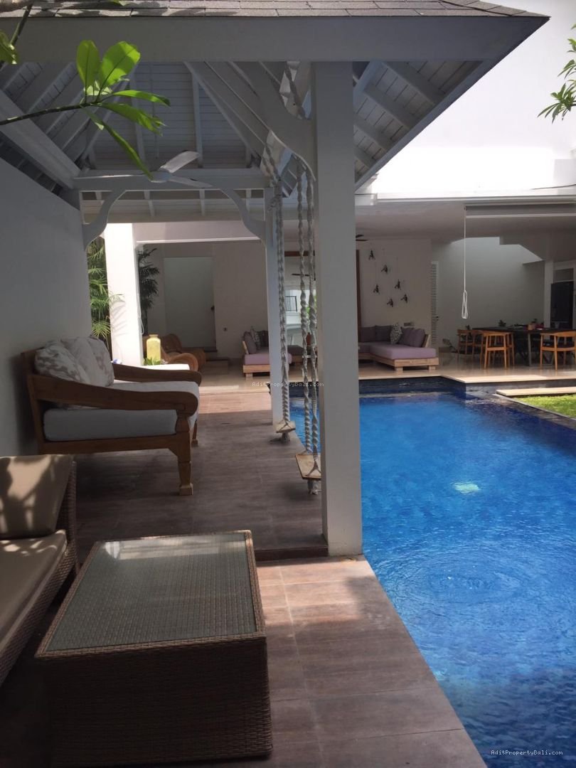 Villa Pantai Berawa Canggu Badung Bali