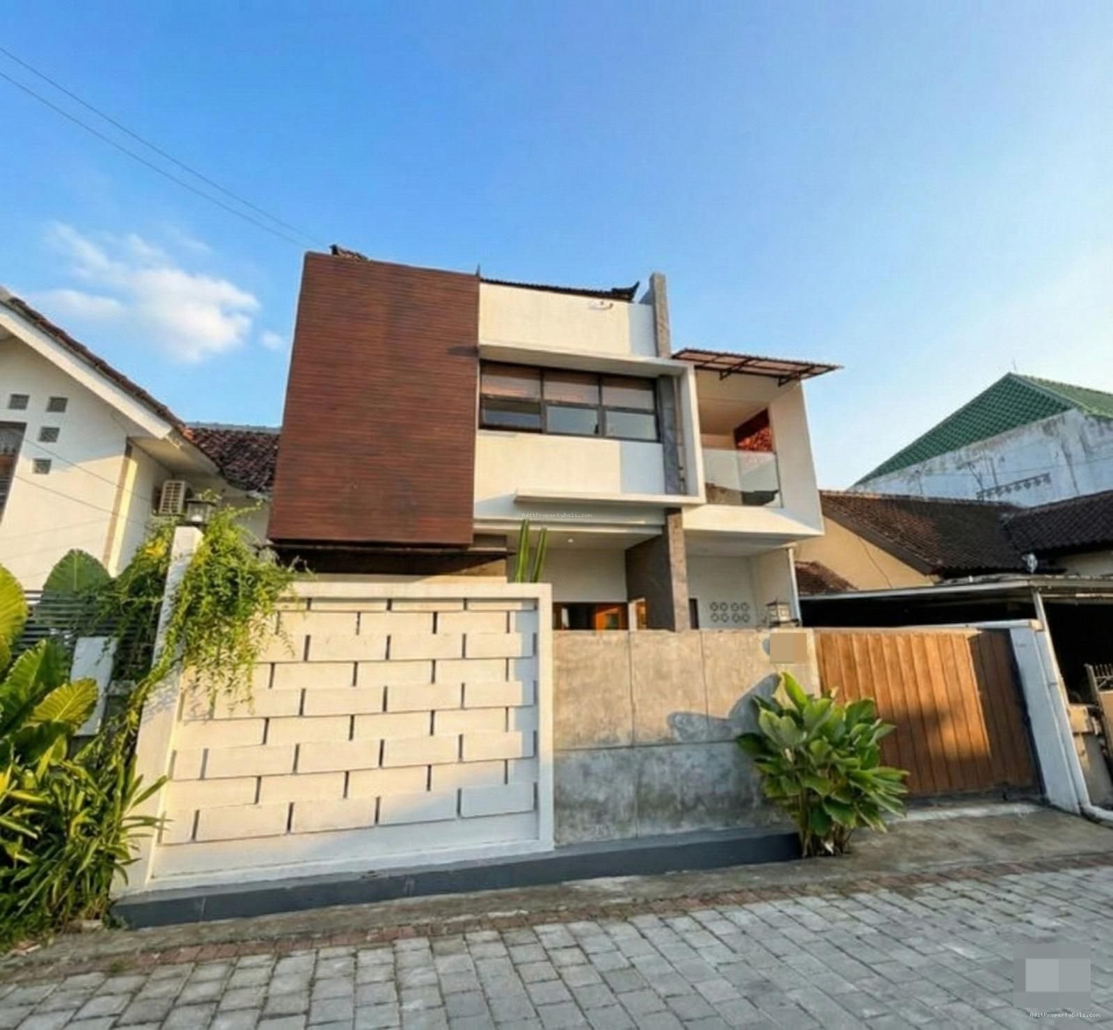 Rumah Kesambi Kerobokan Badung Bali