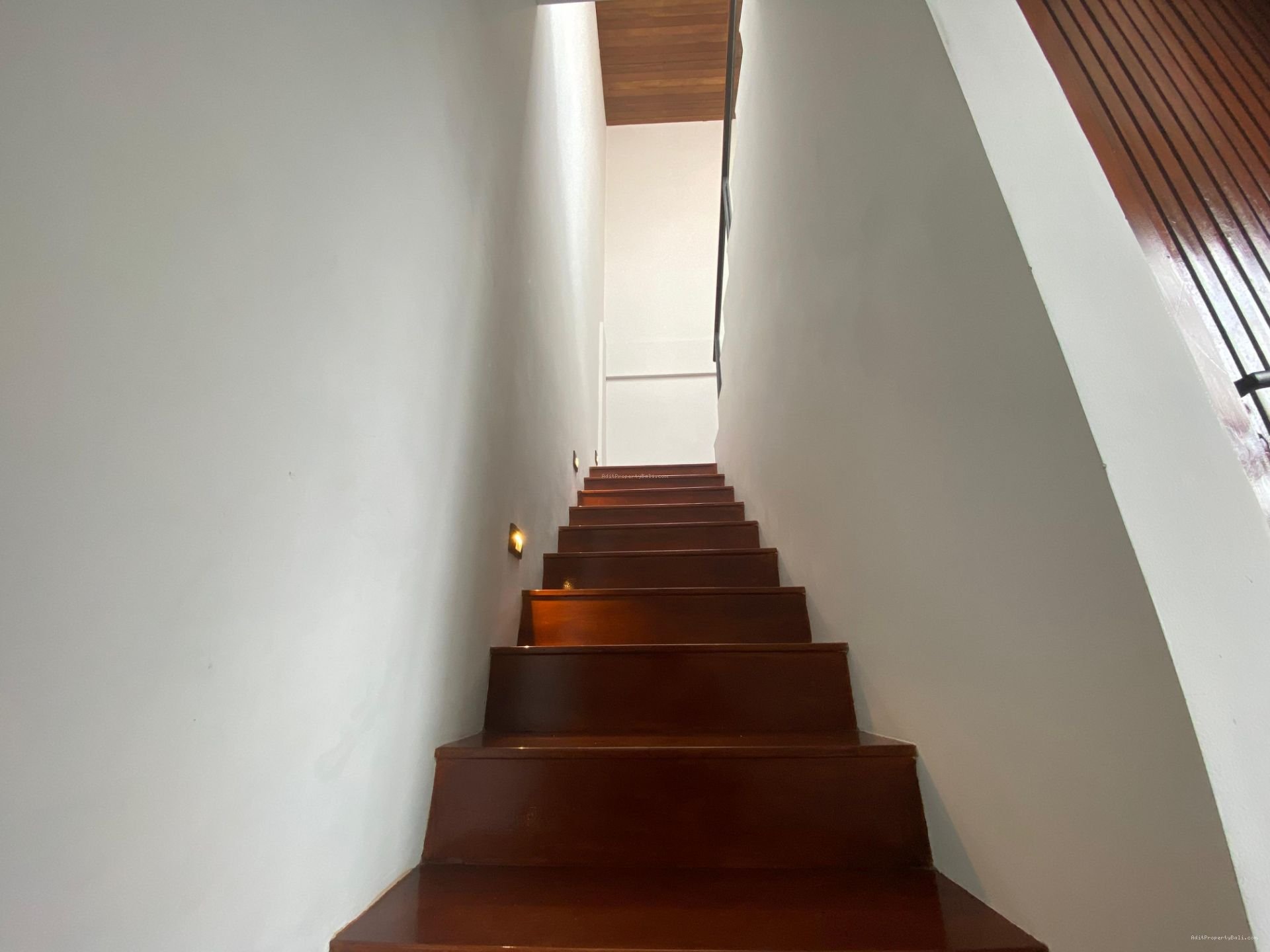 Villa mediteranian tumbak bayuh mengwi badung