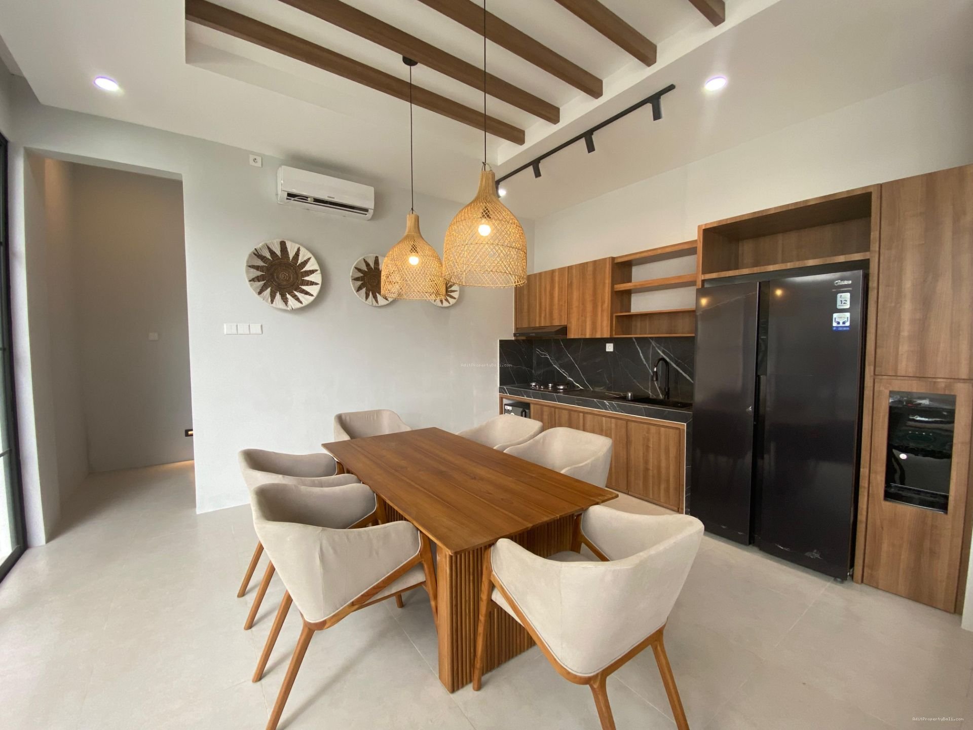 Villa mediteranian tumbak bayuh mengwi badung