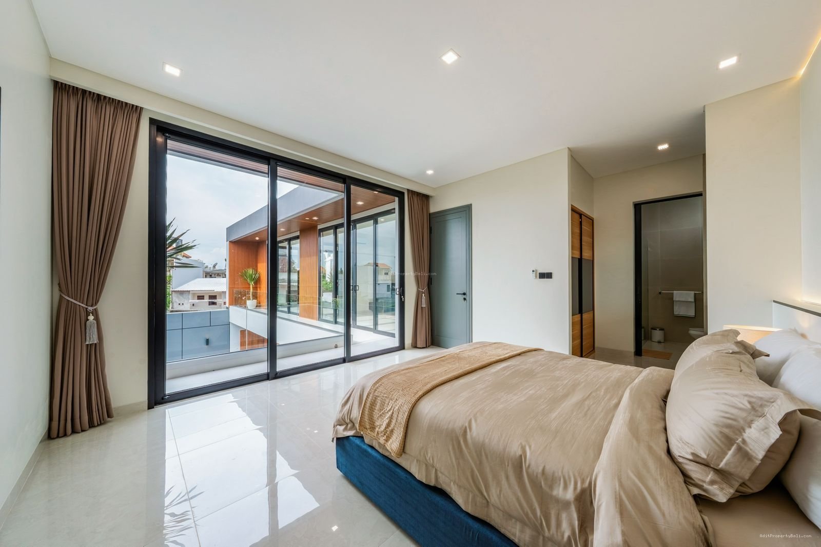 Villa Mewah Modern Minimalis Berawa Canggu Bali