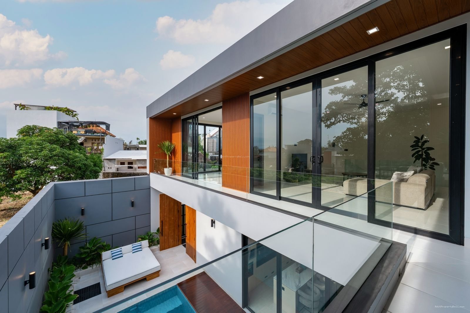 Villa Mewah Modern Minimalis Berawa Canggu Bali