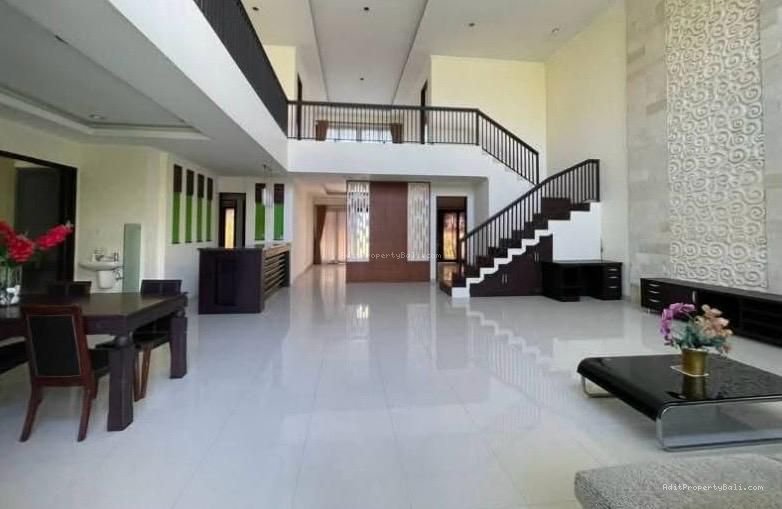 Rumah Semi Villa Tukad Badung Renon Denpasar Bali