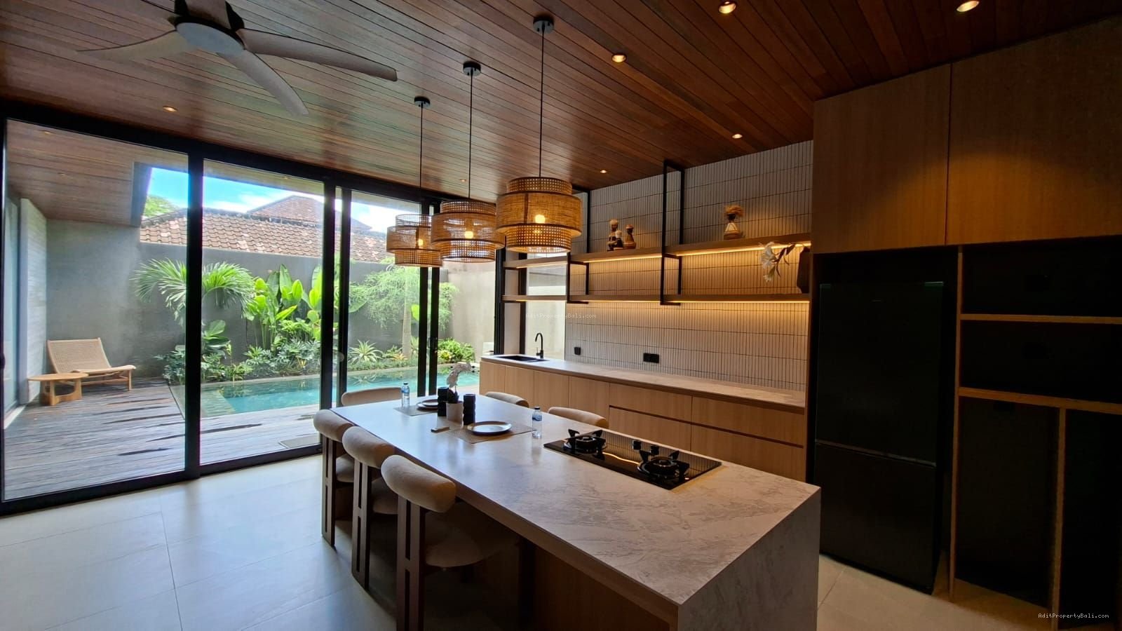 Villa baru Bale mansion kuta bali