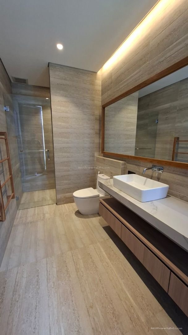 Villa baru Bale mansion kuta bali