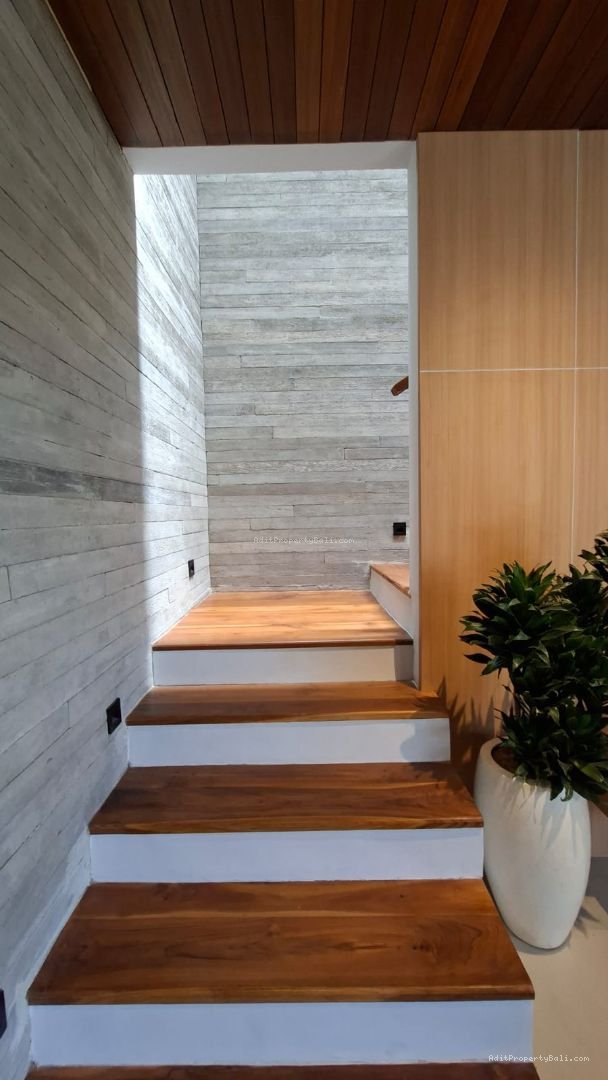 Villa baru Bale mansion kuta bali