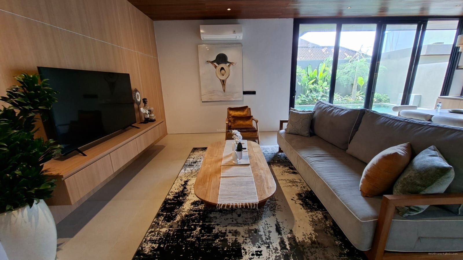 Villa baru Bale mansion kuta bali