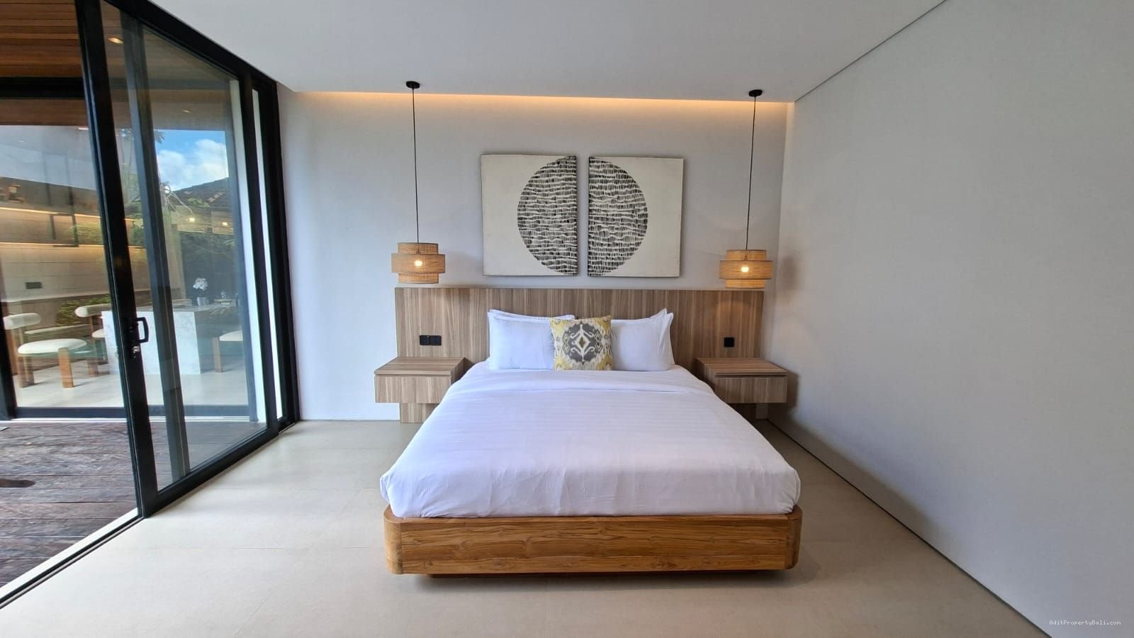 Villa baru Bale mansion kuta bali