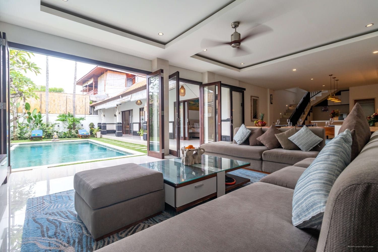 Villa Tumbak Bayuh Pererenan Badung Bali