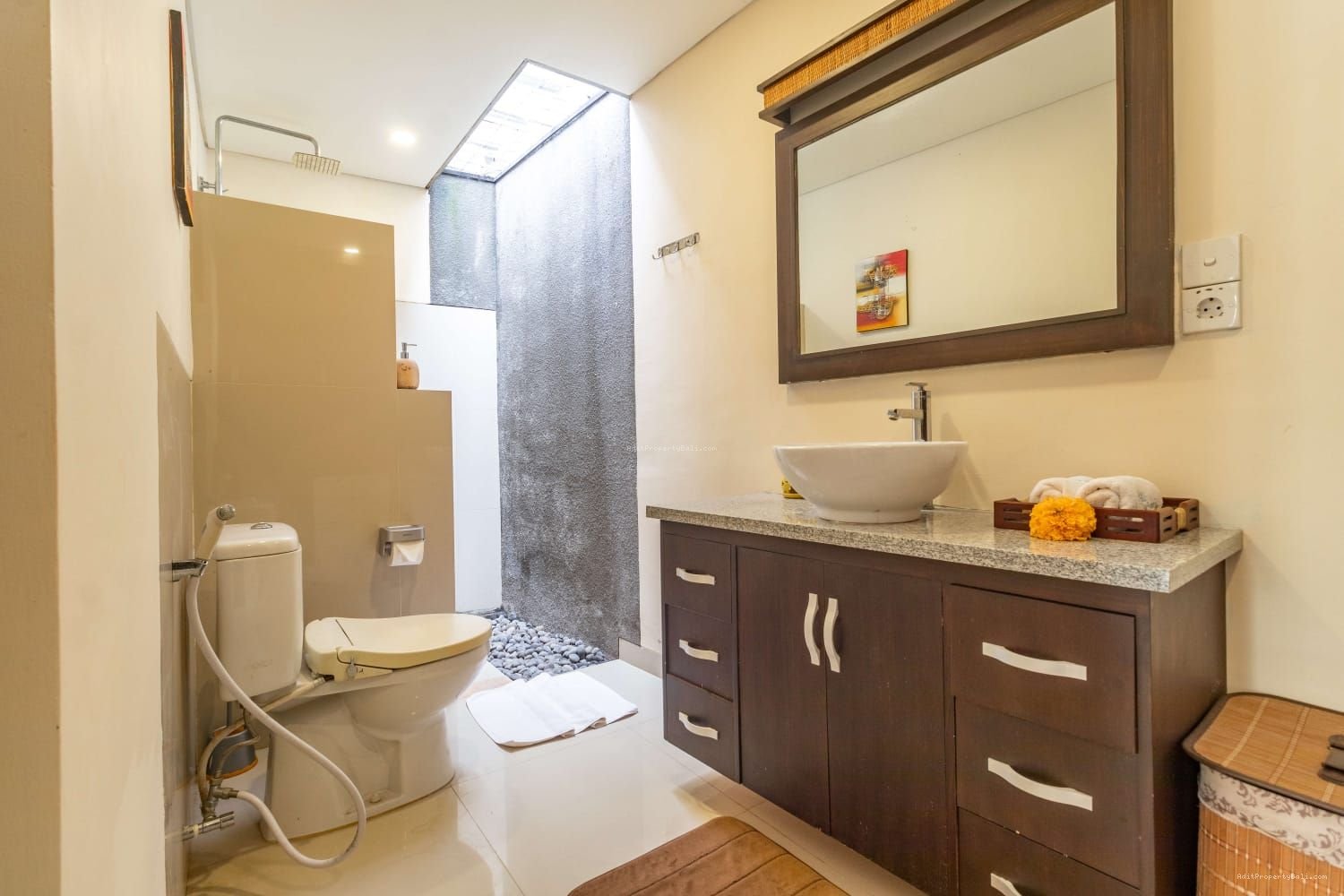 Villa Tumbak Bayuh Pererenan Badung Bali